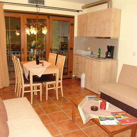 Safetis Stories Apartment Dion Luaran gambar